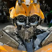 Bumblebee, the head close up