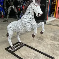 Horse, from the front at an angle
