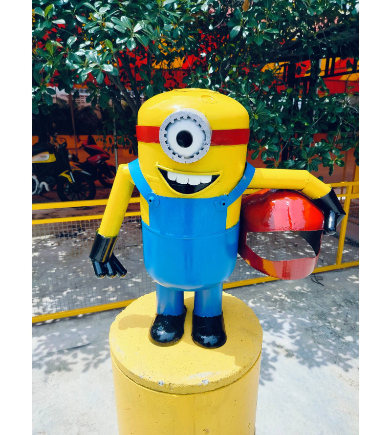 Minion With Crash Helmet 59 cm High